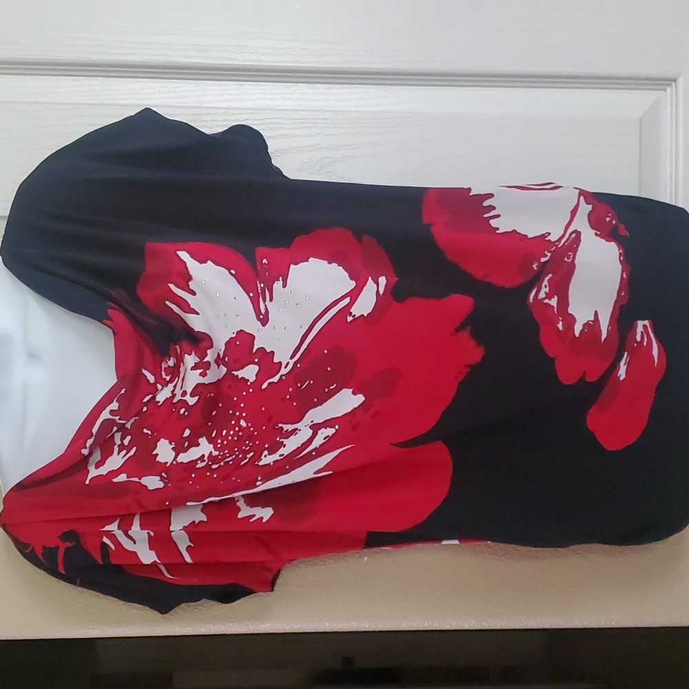Blouse with suddle rhinestone accent